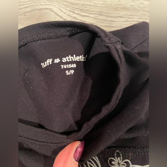 Lavender Under Armour tank top, black-purple Fabletics tights, black longsleeve - Picture 7 of 8